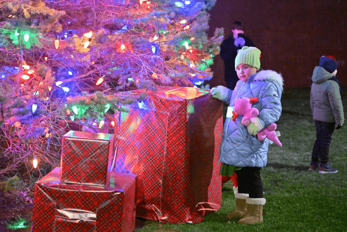 3rd Annual Tree Lighting - Photo 3